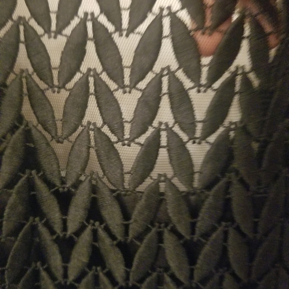 Kay Unger Floral Lace MIDI Dress in Black, Size 10 - Picture 8 of 8